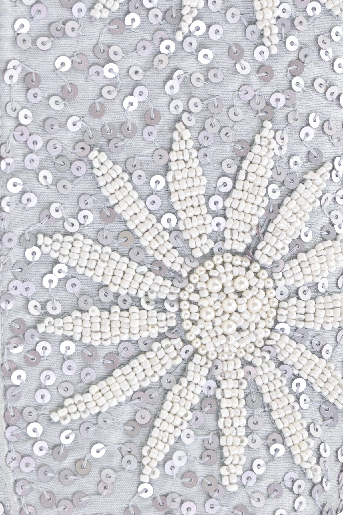 Daisy Delight Beaded Clutch