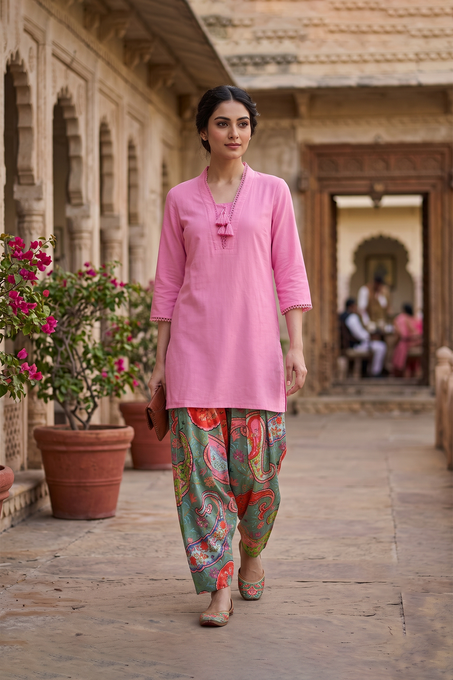 Kairi Pink Paisley Print Kurti Pant Set