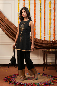 Kashmira Black Paisley Embroidered Kurti Pant Set with Potli