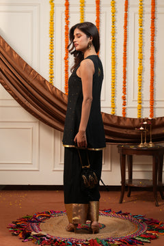 Kashmira Black Paisley Embroidered Kurti Pant Set