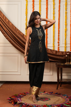 Kashmira Black Paisley Embroidered Kurti Pant Set