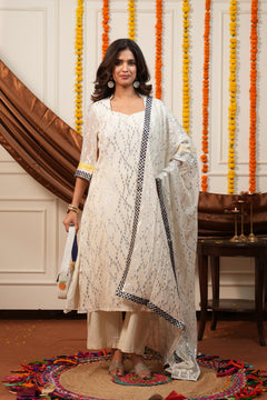 Ivory Sparkle Off-White Viscose Lurex Collared Kurta Set with Straight Pants & Dupatta