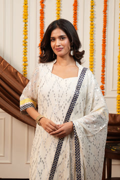Ivory Sparkle Off-White Viscose Lurex Collared Kurta Set with Straight Pants & Dupatta